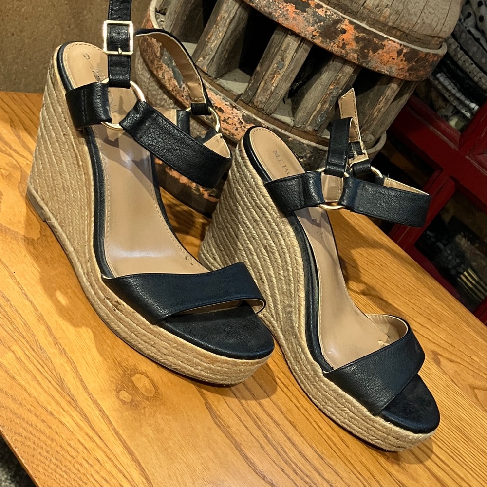 Merona Black and Tan Wedge Sandals